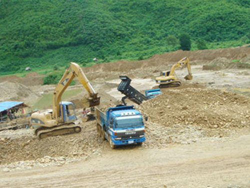 老撾、柬埔寨礦區(qū)工程車